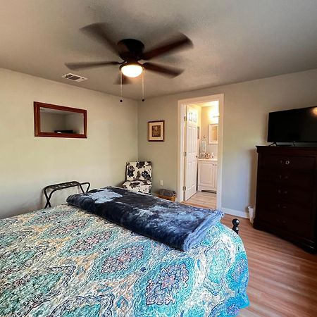 Boho Bliss- Cozy Private Room 2 Miles From Alamodome! San Antonio Exterior photo