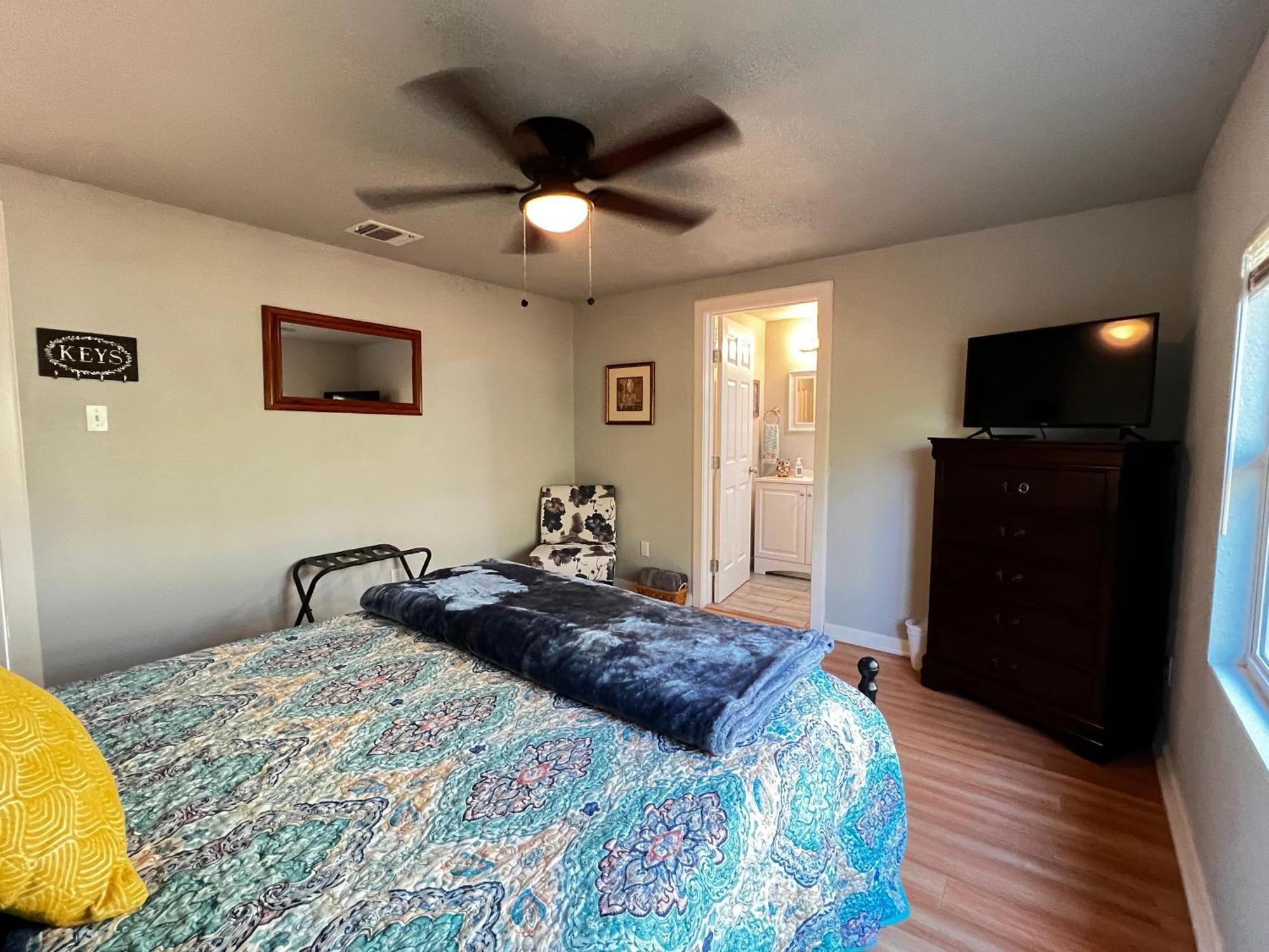 Boho Bliss- Cozy Private Room 2 Miles From Alamodome! San Antonio Exterior photo