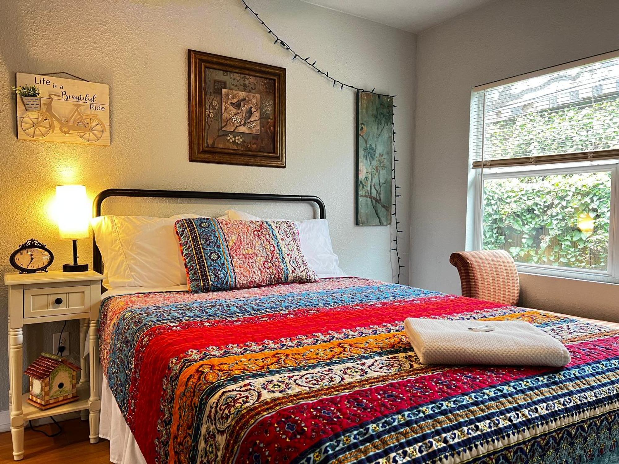Boho Bliss- Cozy Private Room 2 Miles From Alamodome! San Antonio Exterior photo